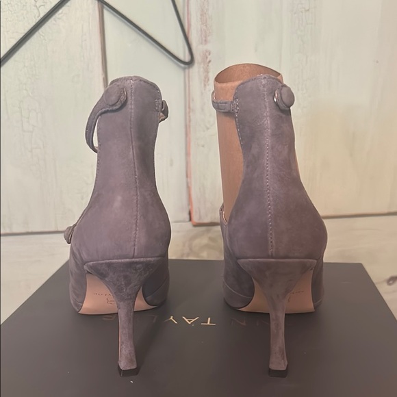 Chic Gray Suede Heels - Picture 3 of 7